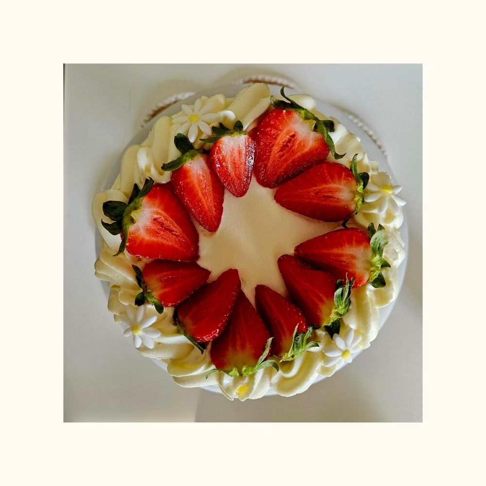 Fresh Strawberry & Cream Cake